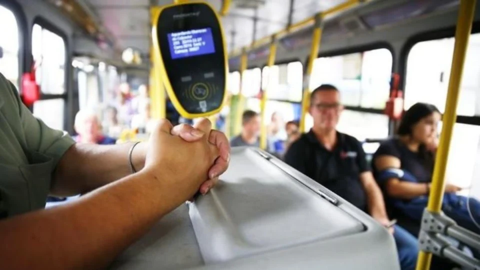 Justiça do Amazonas barra implementação do pagamento eletrônico em ônibus de Manaus