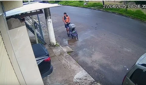 VÍDEO: bebê é abandonado em carrinho no meio da rua no bairro Crespo, em Manaus