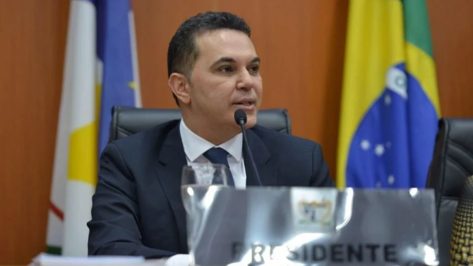 Ex-deputado Jalser Renier afirma ser vítima de perseguição política e prepara retorno com o Avante