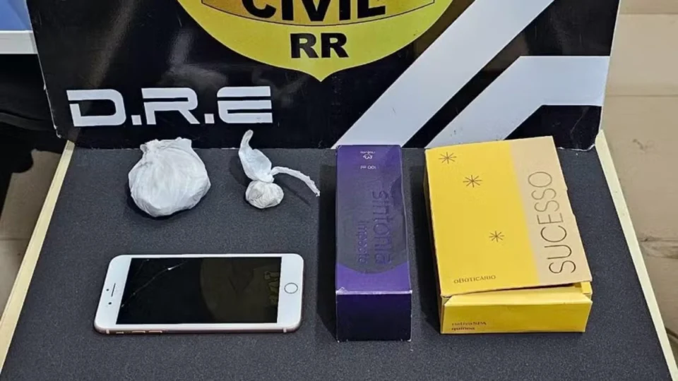 Jovem é preso após enviar cocaína em caixas de perfume em Roraima