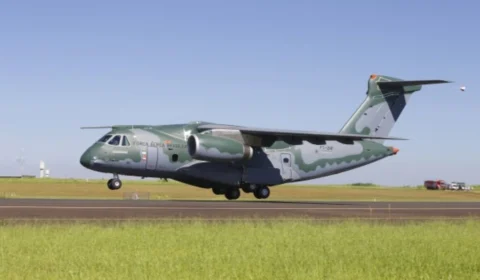 Esposa de piloto que desapareceu durante voo em Roraima pede que FAB mantenha buscas