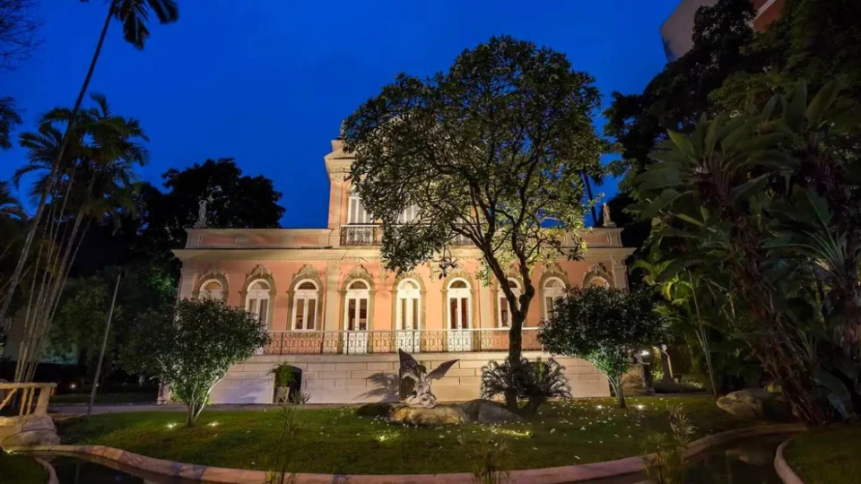 Com salários a partir de R$ 7,7 mil, Fundação Casa de Rui Barbosa publica editais de concurso; saiba quais as vagas e como se inscrever