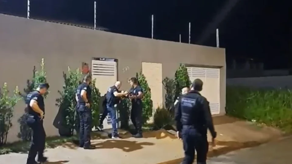 Criminosos roubam mais de R$ 1 milhão de idosos com falsa central de atendimento