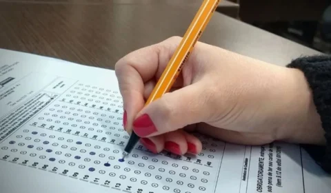 Concurso para professores com salário de quase R$ 7 mil; veja vagas e como se inscrever