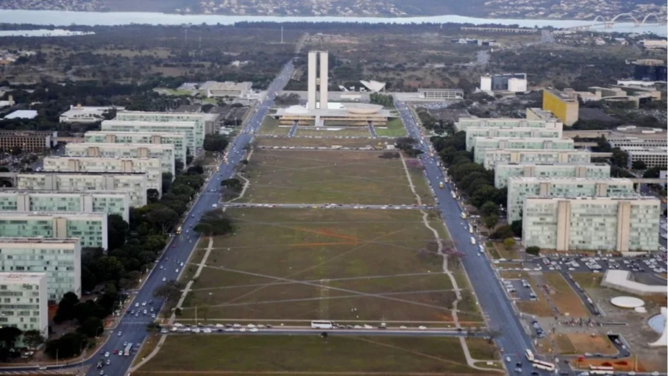 Festa de 65 anos de Brasília terá bloqueios e drones; veja como ficará a Esplanada