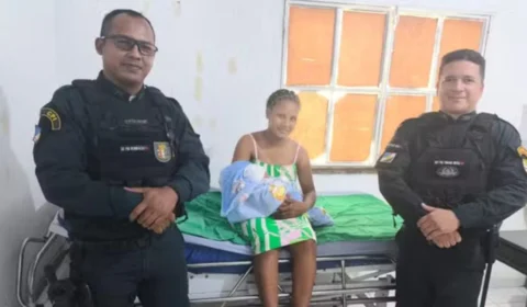 Jovem dá à luz na sala de casa com ajuda de PMs em Roraima; confira