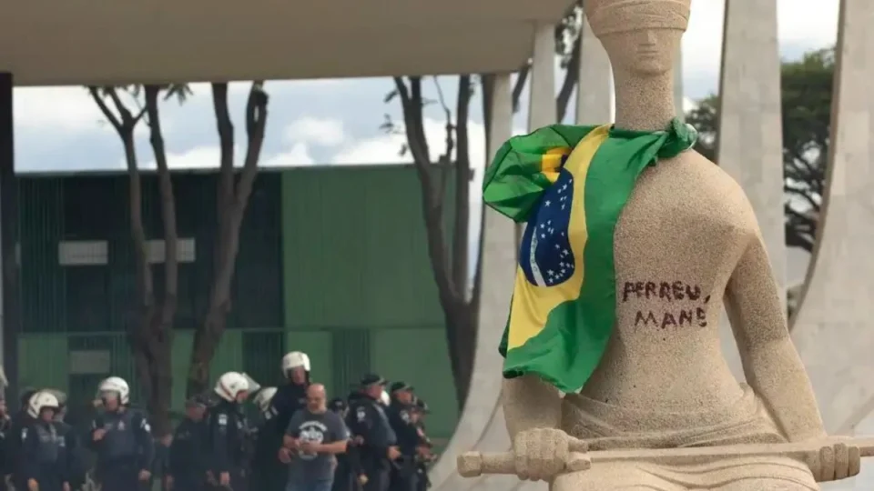 Para 70,8% dos brasileiros, pena de 14 anos para autora de ‘perdeu, mané’ é exagerada; veja