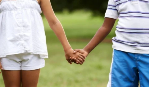 ‘Criança não namora’: delegada revela perigo do namoro infantil após caso polêmico em Manaus