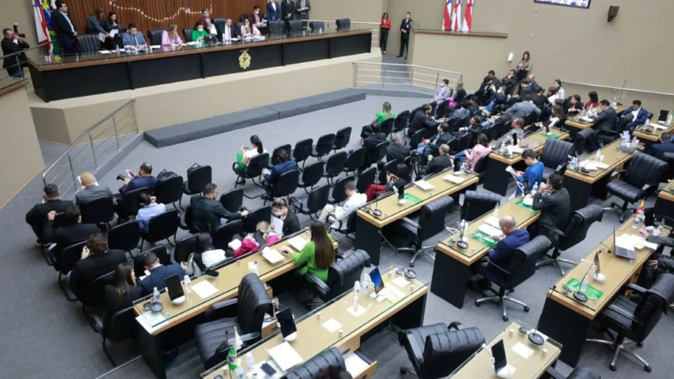 Quanto custa a política no Amazonas? Confira os gastos dos deputados estaduais e como consultar