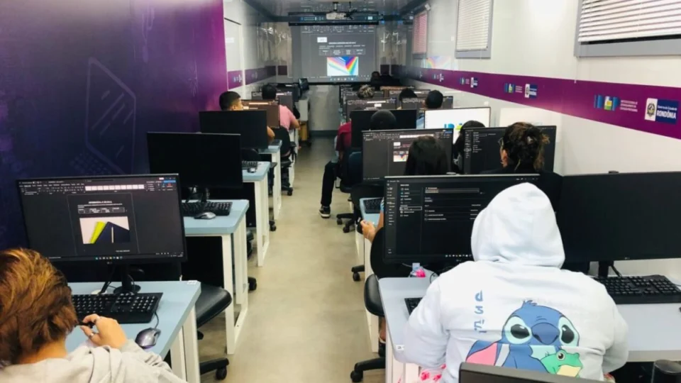 Inscrições para cursos na Escola Móvel se encerram no dia 4 de abril em Porto Velho; saiba como se inscrever