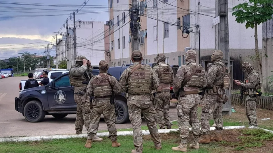 VÍDEOS: Polícia Civil realiza operação em condomínio de Porto Velho para combater facções criminosas