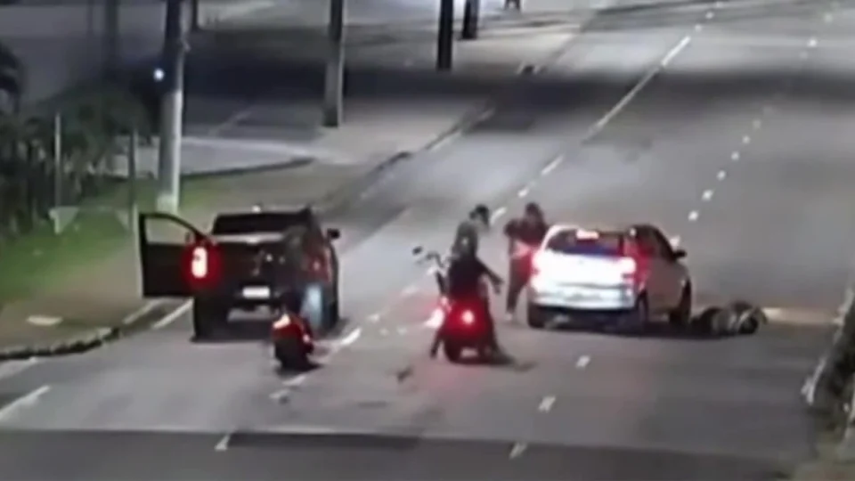 Nove motoqueiros são indiciados por agressão a agente federal em Manaus