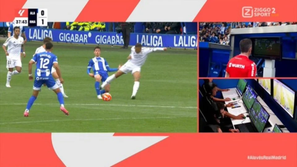 Alavés x Real Madrid tem expulsão violenta de Mbappé no primeiro tempo; assista