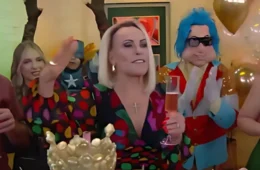 Ana Maria Braga dedica festa de aniversário ao ‘capeta’ e viraliza; veja vídeo