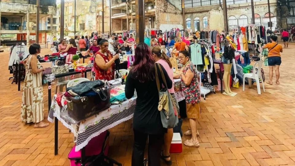 Bazar solidário arrecada fundos para crianças e jovens com autismo em Manaus