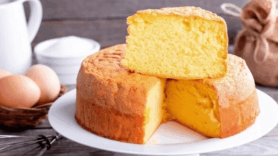 Bolo sem farinha e sem fermento? Essa receita com 3 ingredientes vai te surpreender