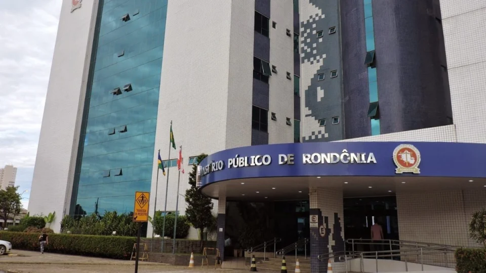 Ex-amante foragido há 17 anos é condenado por matar mulher a tiros em Porto Velho