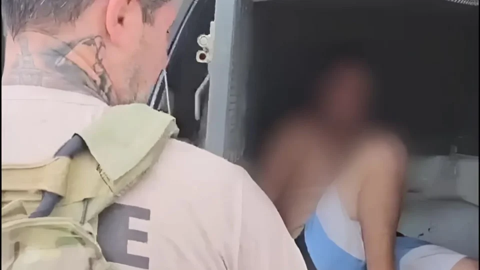 Homem atrai ex para motel, tortura e raspa cabeça dela por não aceitar fim do relacionamento em Manaus