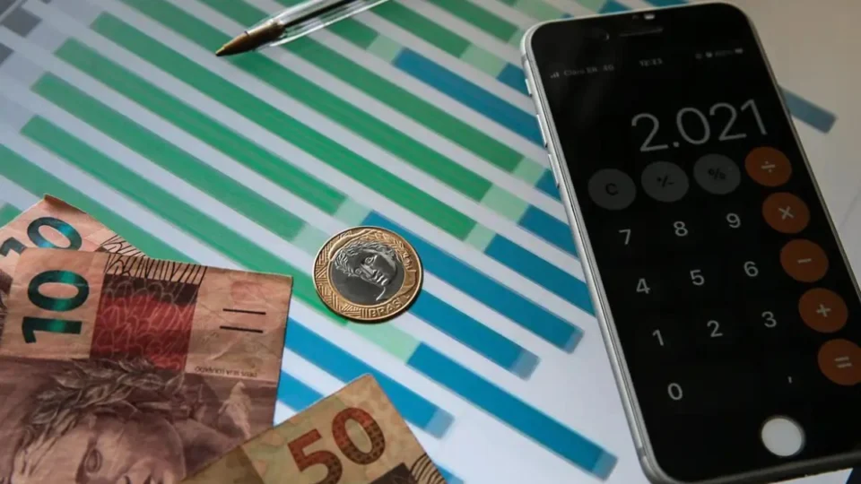 Mais da metade dos declarantes do IR 2025 têm direito à restituição, diz Receita Federal