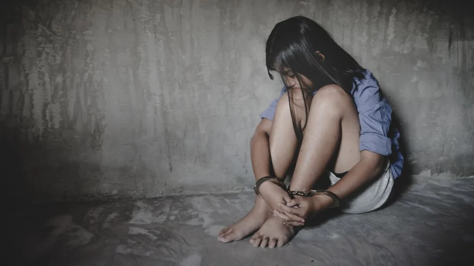 Irmãs fogem para casa abandonada após caçula ser estuprada pelo tio em Boa Vista