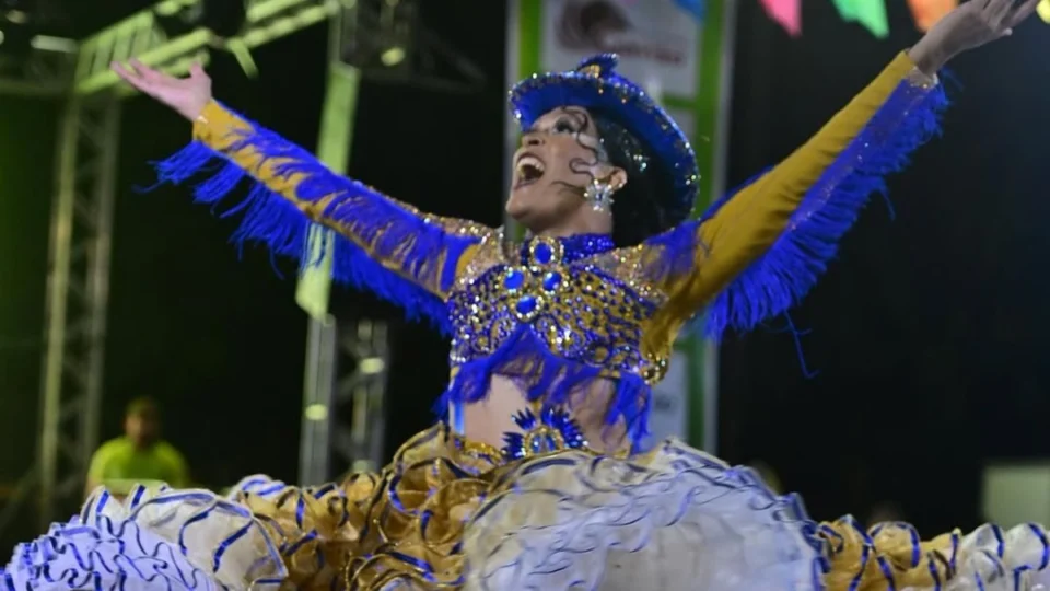 Dançarina de quadrilha viraliza em Boa Vista com elemento surpresa no vestido; veja o vídeo