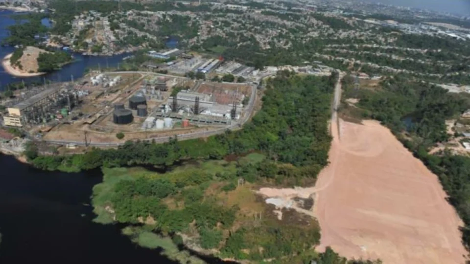 Âmbar Energia compra 12 usinas da Eletrobras em transação bilionária