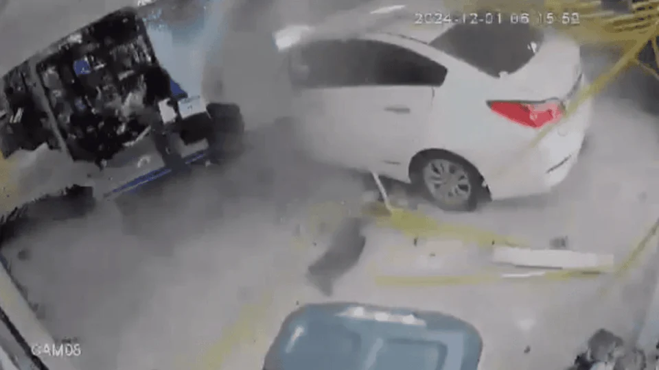 Gracyanne Barbosa vira piada nas redes ao ‘adotar’ bebê reborn; veja fotos