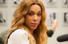 Erika Hilton denuncia Flávio Bolsonaro e Nikolas Ferreira ao MPF por apologia a golpe