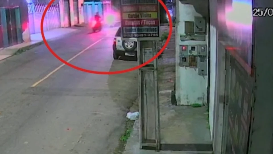 VÍDEO: jovem morre após colisão frontal entre motocicletas na zona Centro-Oeste de Manaus