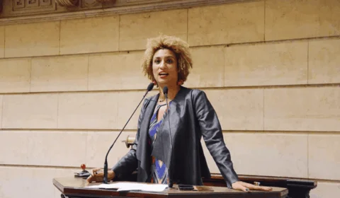Com protestos da oposição, Câmara cria o Dia Marielle Franco em defesa dos direitos humanos