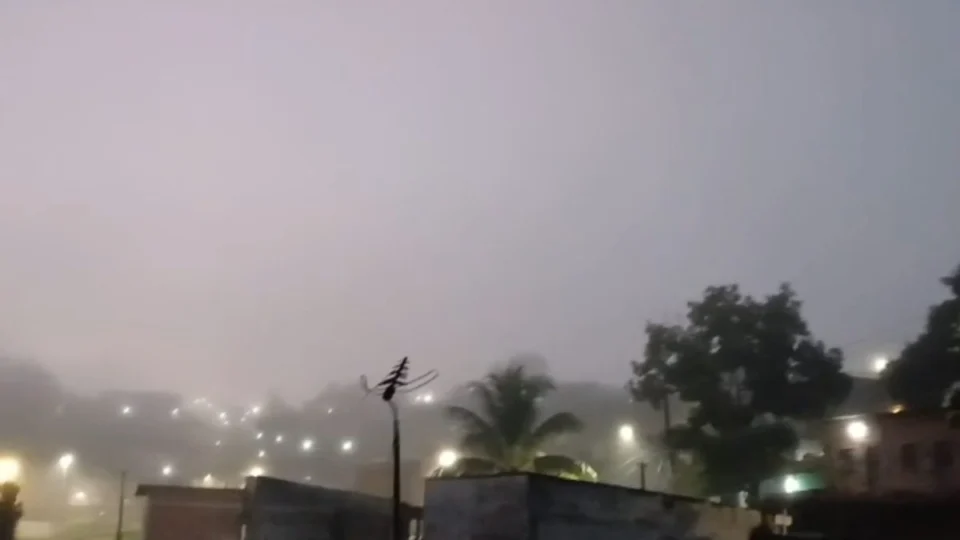 VÍDEO: friagem em Manaus? Neblina surpreende moradores na manhã desta quarta (28); confira