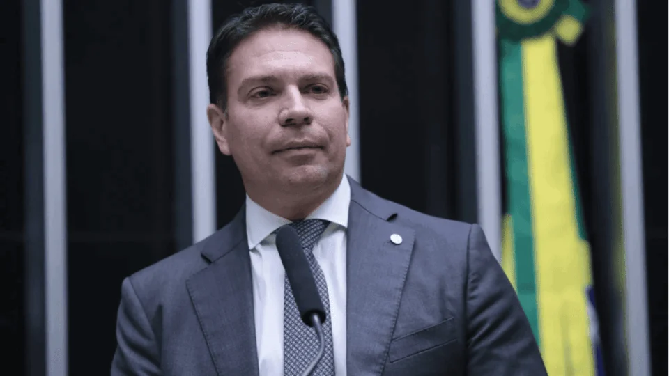 Câmara barra investigação contra Ramagem no STF; PSOL promete reação