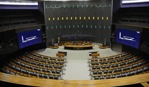 Silêncio em Brasília: líderes viajam e deixam INSS no centro da crise