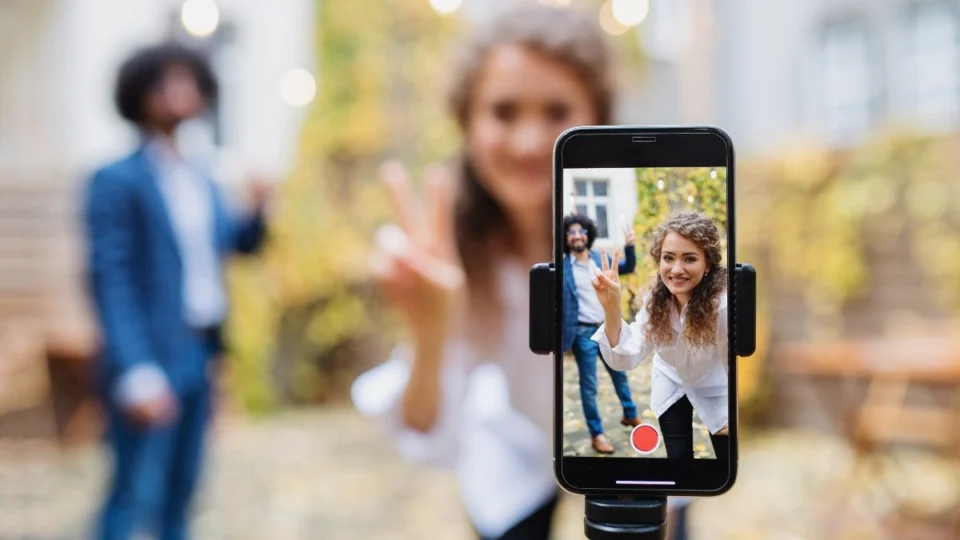 Como monetizar um canal no Kwai ou TikTok e conquistar renda extra com vídeos curtos