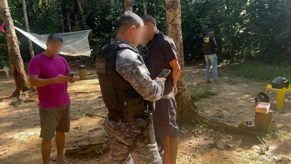 Detento foge de presídio e é recapturado em monte de oração em Porto Velho; veja vídeo