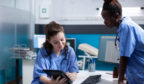 Dia Nacional do Técnico e Auxiliar de Enfermagem: veja frases para enviar hoje