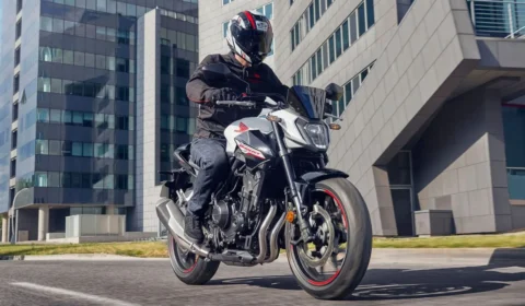 Honda CB 500 Hornet 2026 volta ao Brasil com novo visual e tecnologia