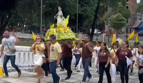 Imagem de Nossa Senhora do Carmo chega a Manaus para peregrinação; confira programação