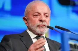 Participação de Lula na Marcha dos Prefeitos é marcada por vaias