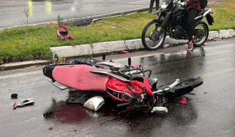 Motociclista morre ao bater em caminhão na TO-455; vítima aguarda identificação