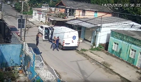 Trabalhadores são sequestrados à luz do dia por criminosos armados em Manaus; veja vídeo