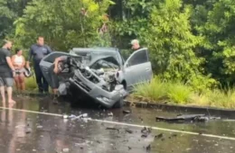 VÍDEOS: grávida morre em acidente grave entre carros na AM-070