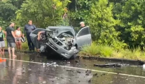 VÍDEOS: grávida morre em acidente grave entre carros na AM-070