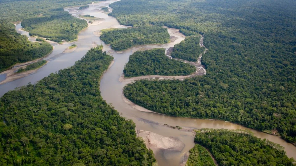 Morador afirma ter visto avião caindo entre Parintins e Barreirinha, no Amazonas