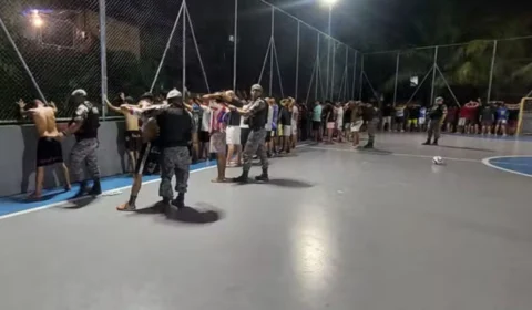 Polícia encerra campeonato de futsal com premiação de maconha em Manaus