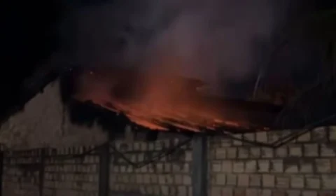 VÍDEO: celular esquenta durante carregamento e causa incêndio em Boa Vista