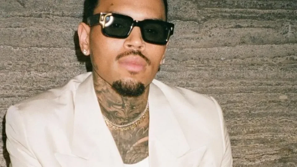 Chris Brown é preso no Reino Unido por suspeita de agressão em boate de Londres