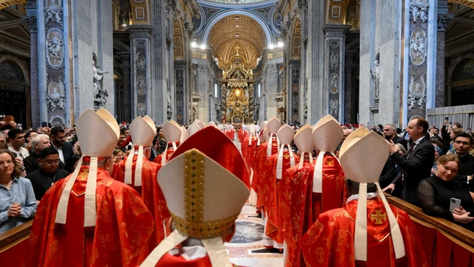 Conclave inicia nesta quarta (7) com brasileiro entre favoritos; veja Santa Missa e programação