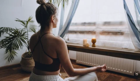 Descubra técnicas práticas de controle da ansiedade para driblar a fome emocional no dia a dia