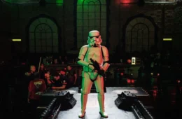 Dia do Orgulho Nerd e Dia da Toalha: o que essas datas significam?